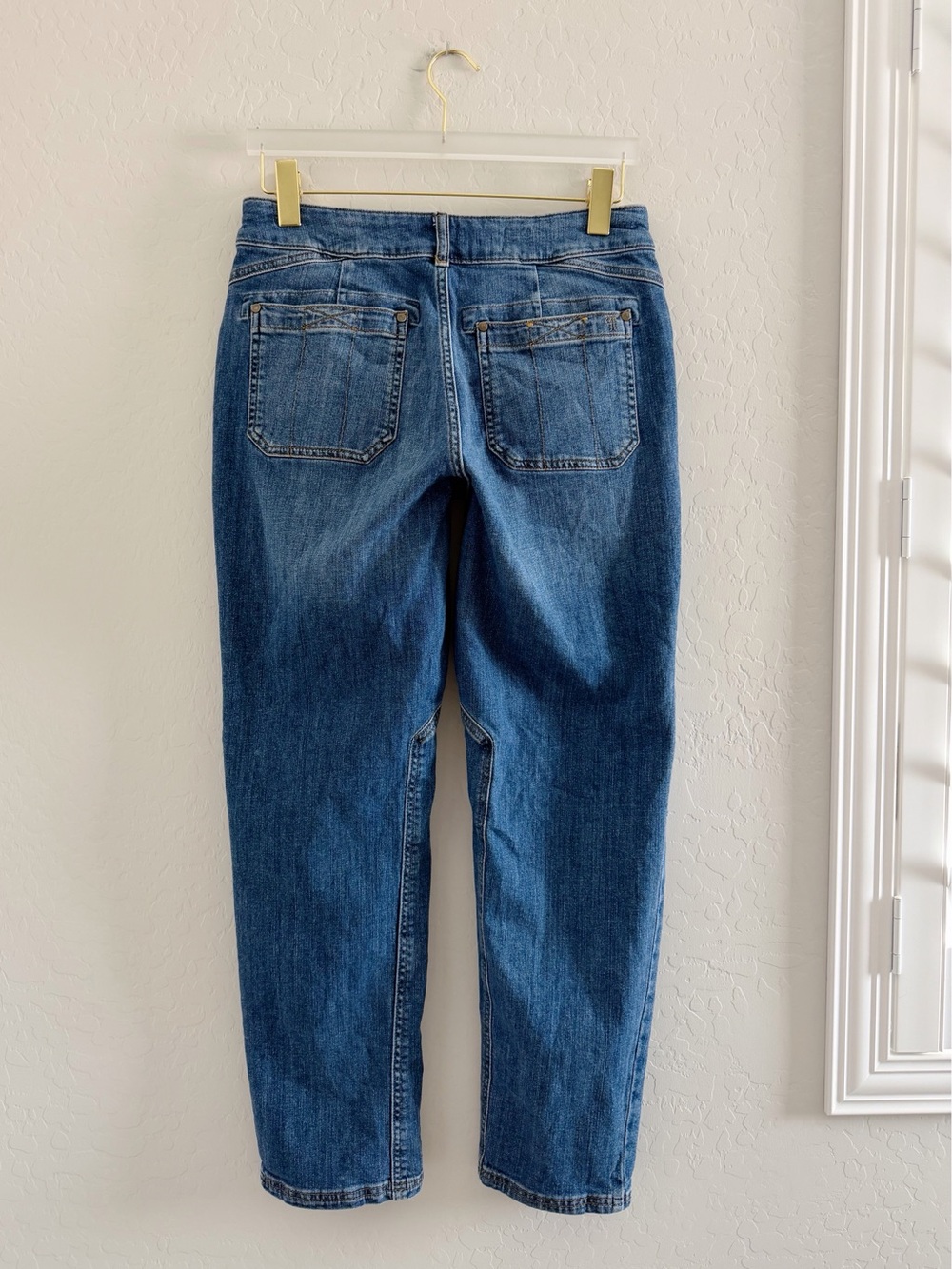 Anthropologie Pilcro The Wanderer Mid-Rise Relaxed Jeans in Borocay Wash Size 28 - Picture 7 of 10